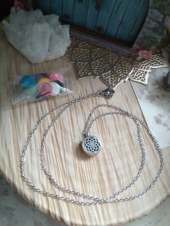 Collier pendentif diffuseur de parfum