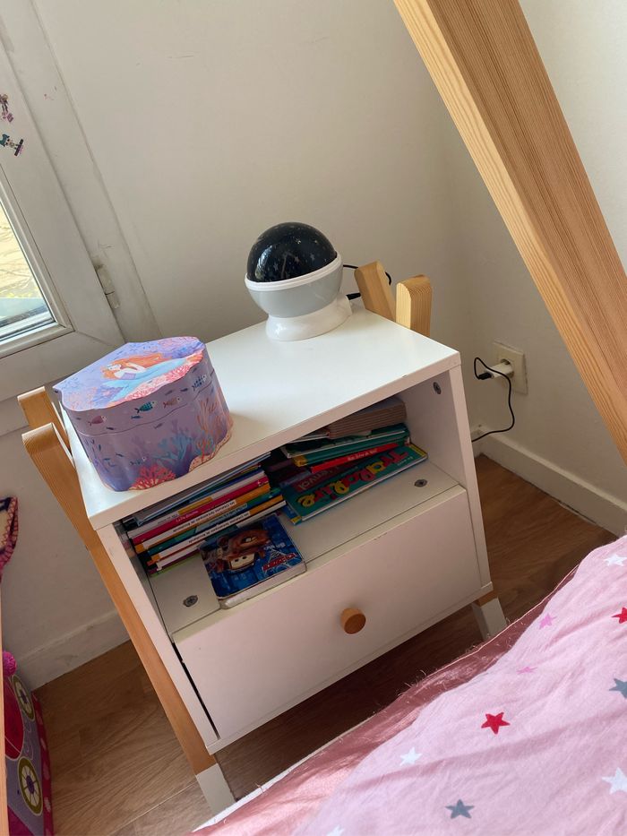 Lit tipi et table de chevet enfant - photo numéro 3