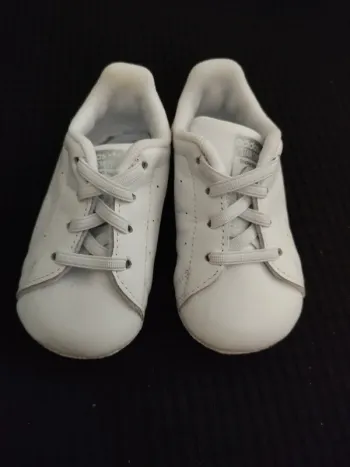 Basket adidas bébé fille