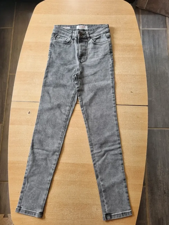 Jeans fille 👧 14 ans - photo numéro 2