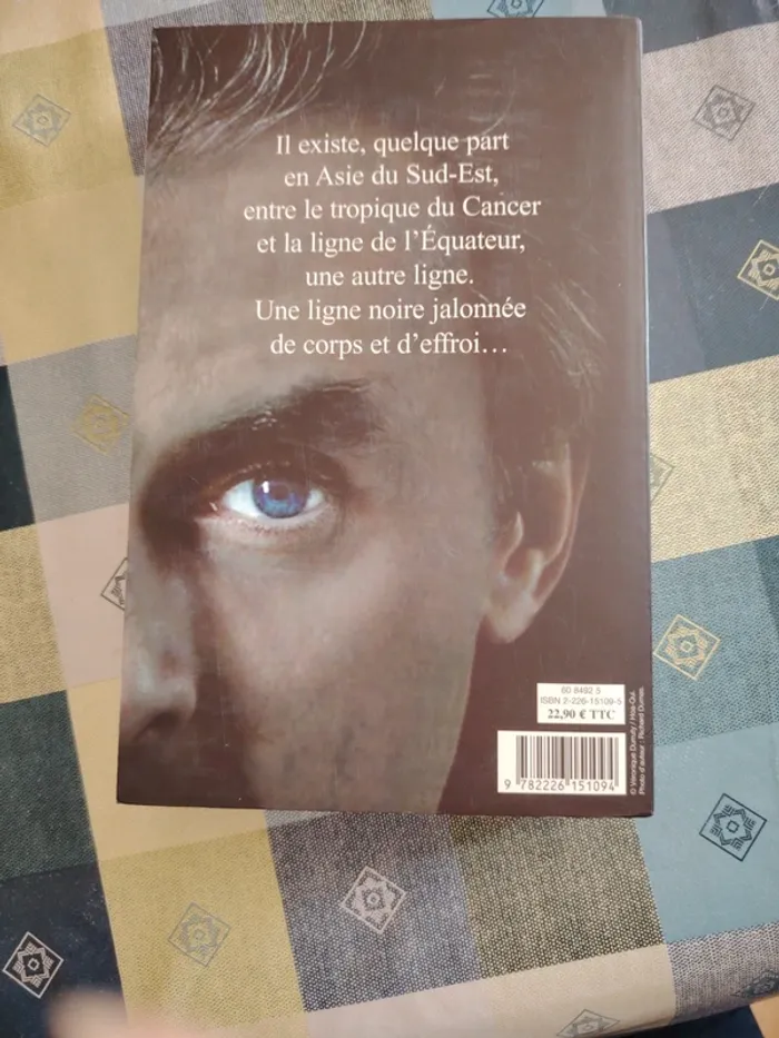 Livre La ligne noire - photo numéro 2