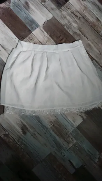 Jupe taffeta avec dentelle