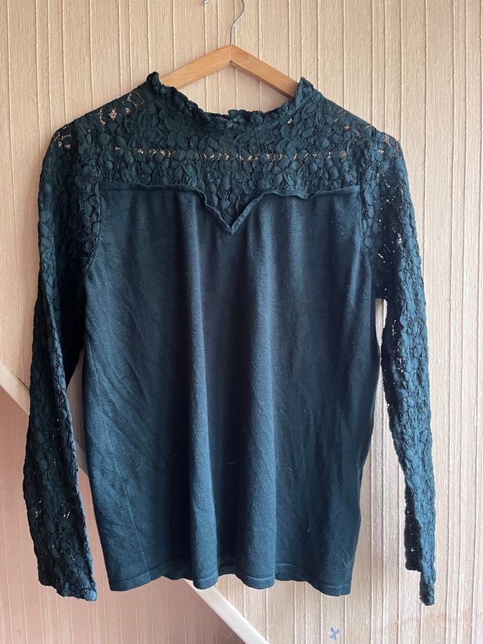 Top manches longues dentelles taille 38