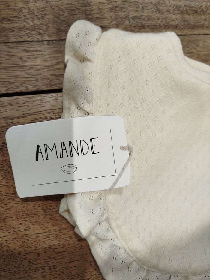 Bavoir froufrou crème pointelle Amande NEUF - photo numéro 3