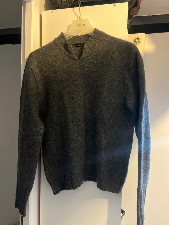 Pull gris