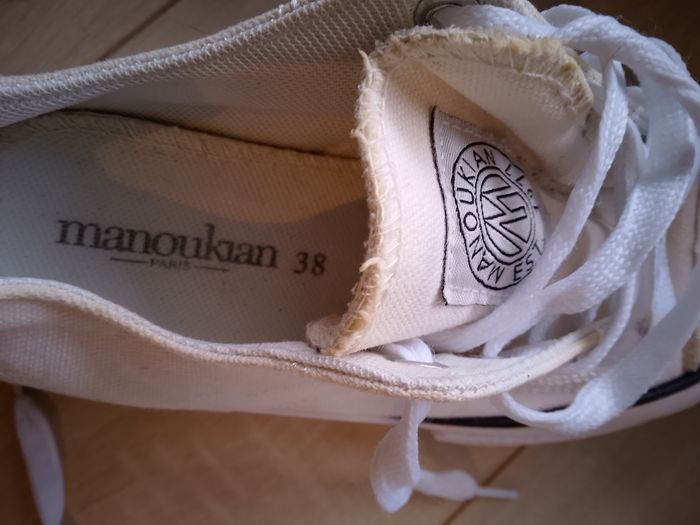 Paire de baskets Manoukian style Converse, pointure 38 en très bon état confortable et chic de couleur blanche. - photo numéro 4