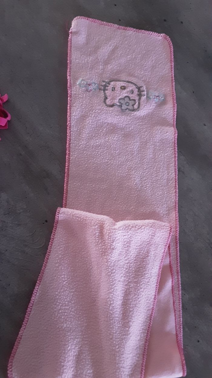 Ensemble bonnet et écharpe Hello Kitty - photo numéro 6