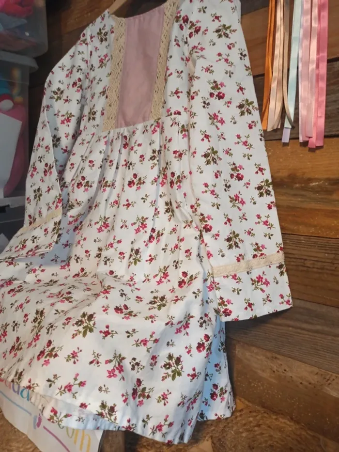 Robe fait main 8 ans neuf - photo numéro 3