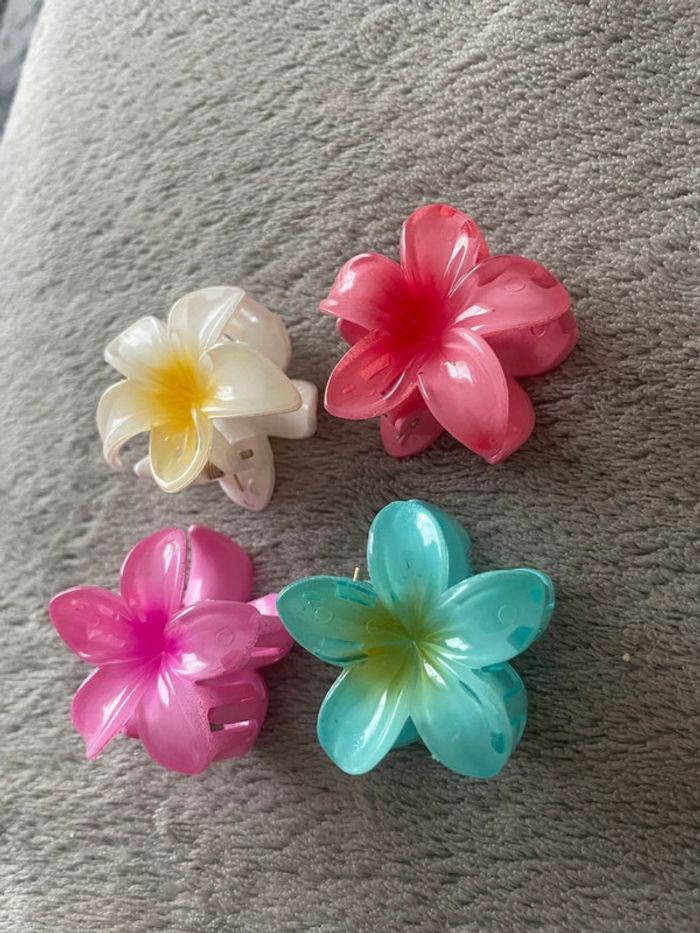 4 pinces de fleur de tiare - photo numéro 2
