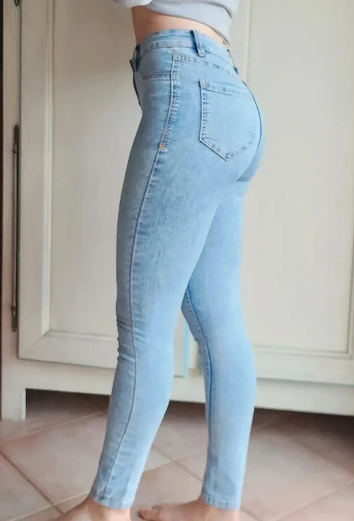 Jean skinny taille haute boutonné Jennyfer - photo numéro 3