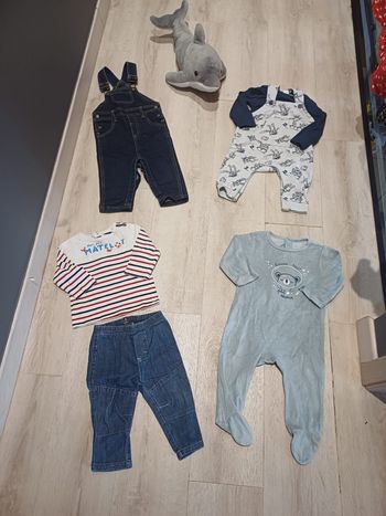 Lot d'ensembles 9 mois neufs