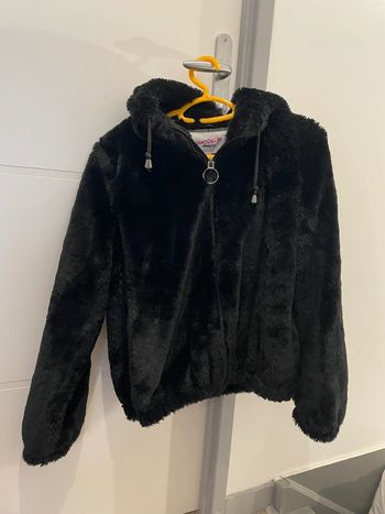 Manteau fourrure noir taille M Jennyfer