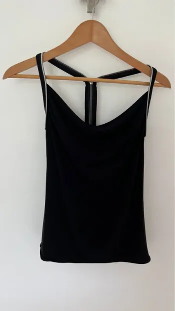 Top formé débardeur zipper dos pour ouverture selon envies