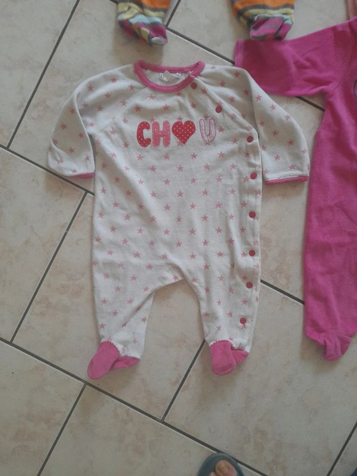 7 pyjamas 6 mois - photo numéro 2
