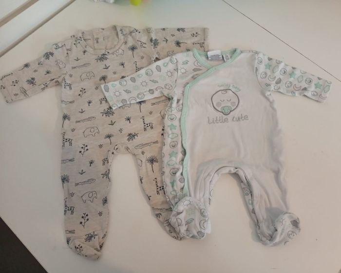 Lot  pyjamas 3 mois - photo numéro 2