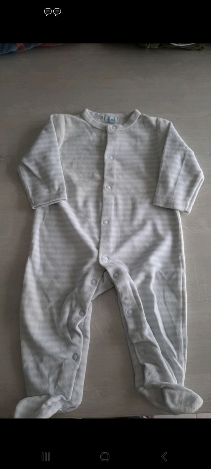 Lot pyjama 6 mois - photo numéro 4