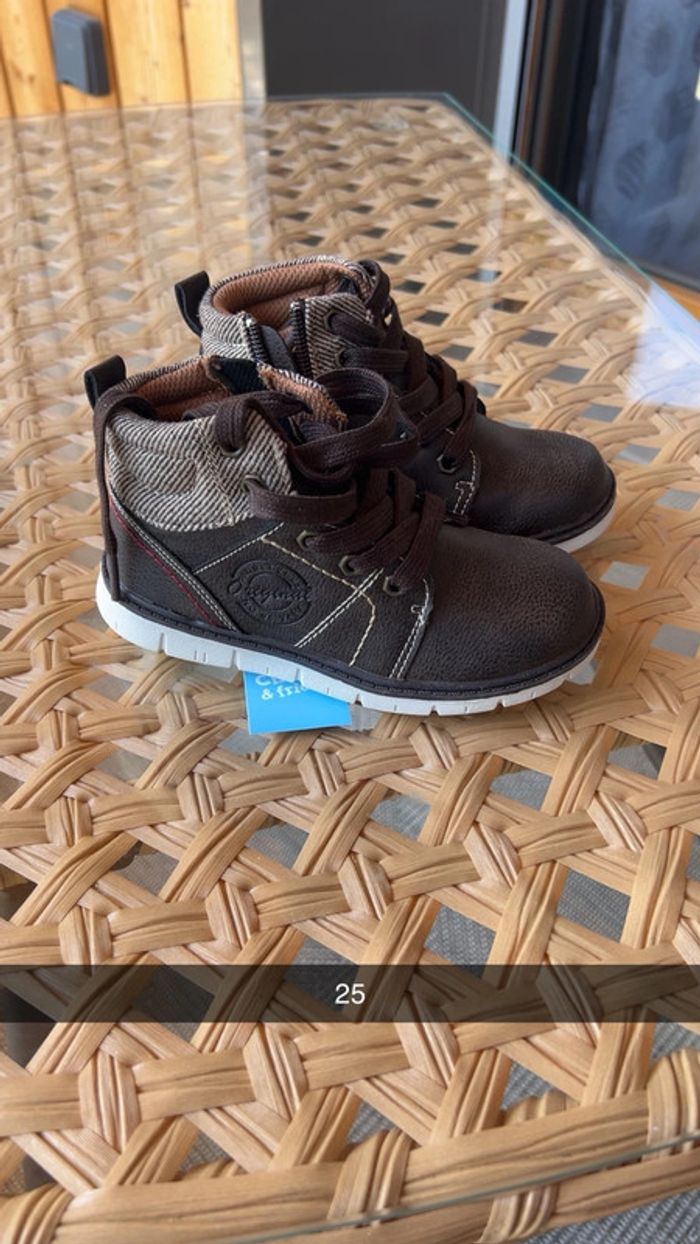 Chaussures garçon taille 25 - photo numéro 2