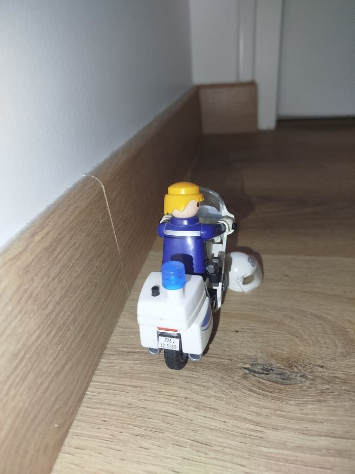 Moto de police Playmobil - photo numéro 4