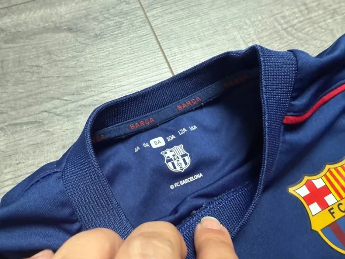 Maillot sport Barça taille 8 ans - photo numéro 2