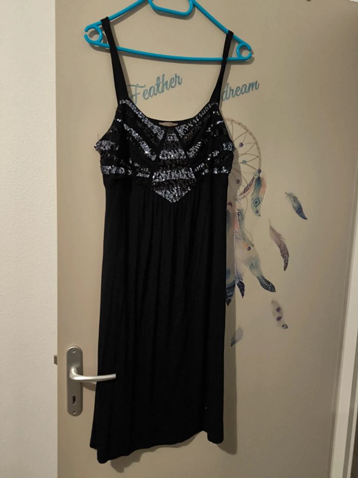 Jolie robe noire a paillette 46