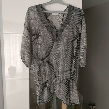 Tunique noire et blanche