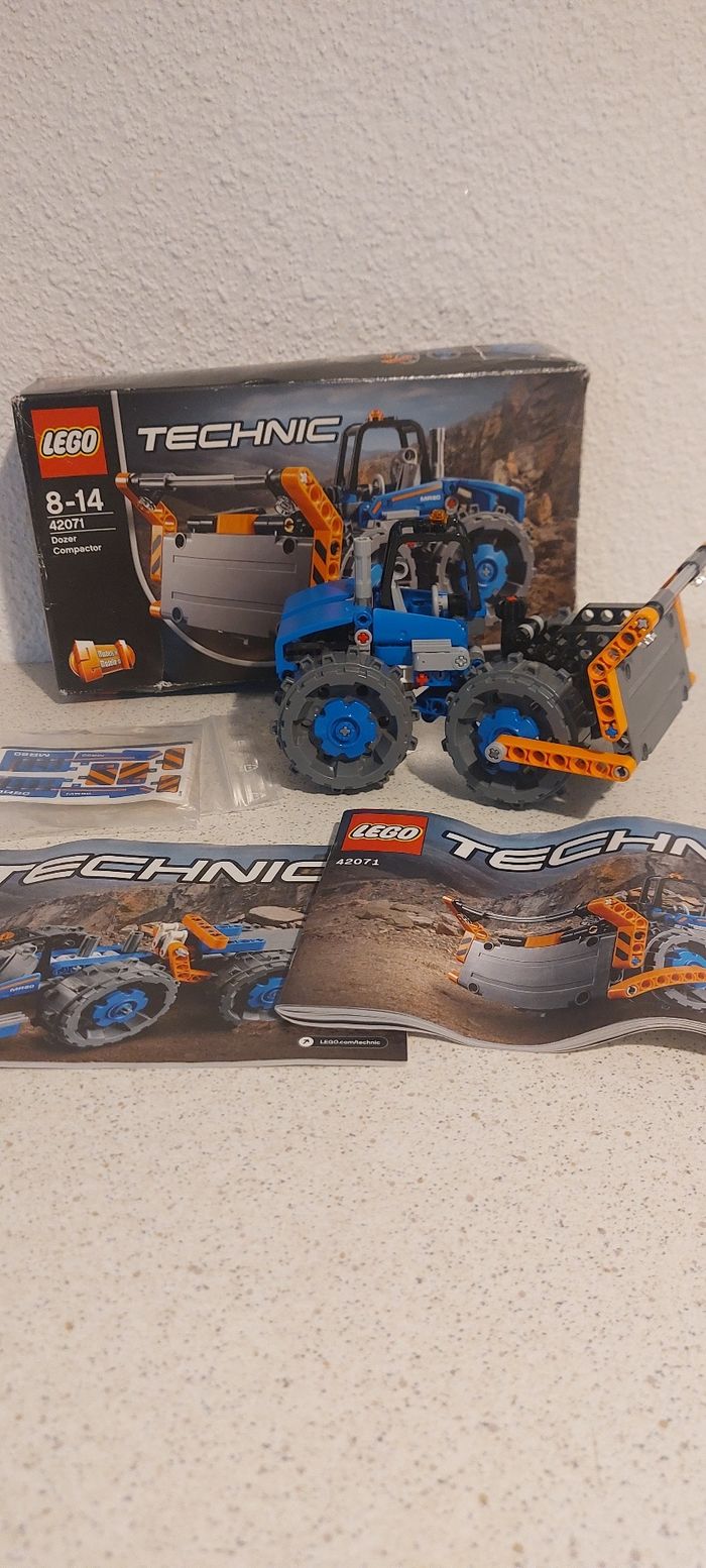 Lego technic bulldozer