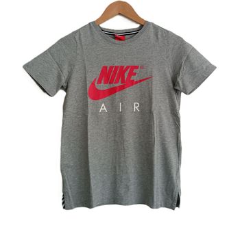 T shirt gris. Nike. Coton. Taille 12 - 13 ans. 147 - 158 cm