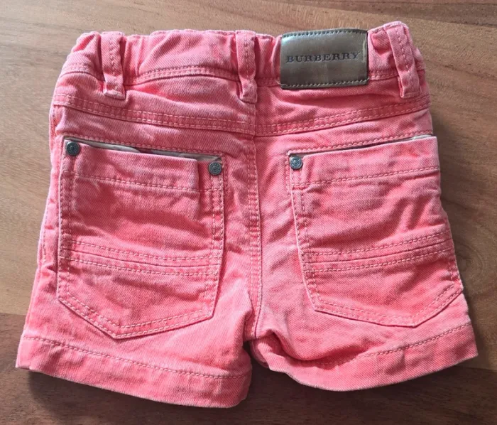 Short Burberry Taille 9 mois - photo numéro 2