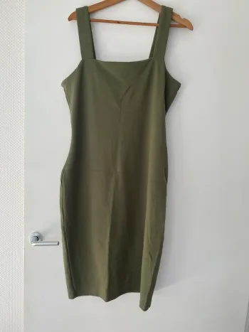 Robe verte kaki