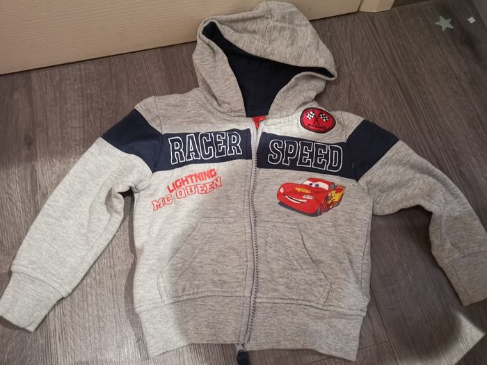 Sweat à capuche zippé