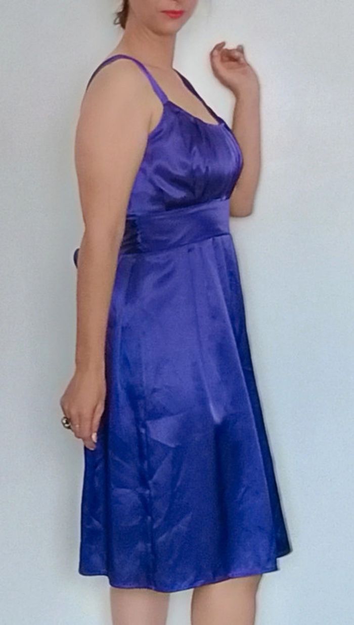 Superbe robe cocktail chic satinée - photo numéro 11