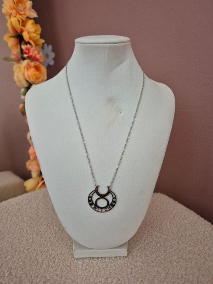 Collier witch argenté