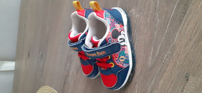 baskets Mickey Mouse clignotantes