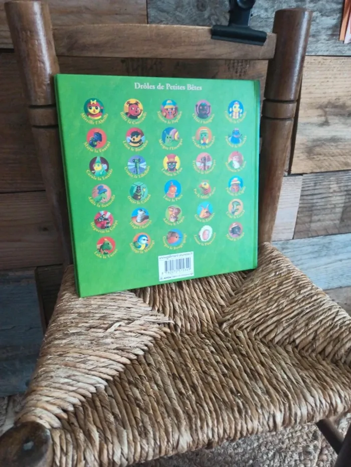 Livre les drôles de petites bêtes Lorette la pâquerette tbe - photo numéro 4