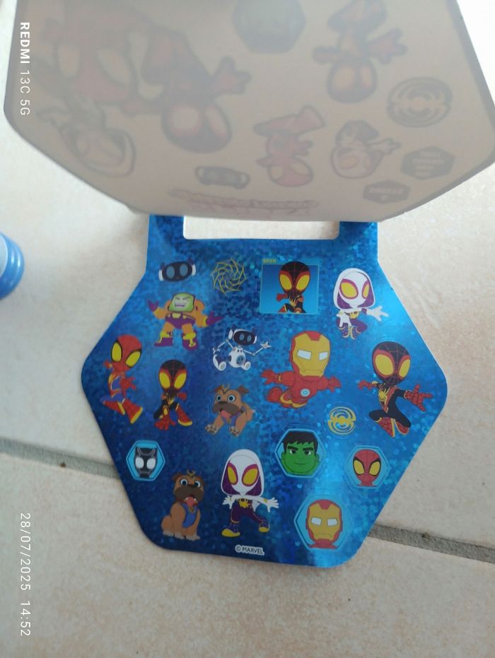 Bulles et stickers Spidey - photo numéro 5