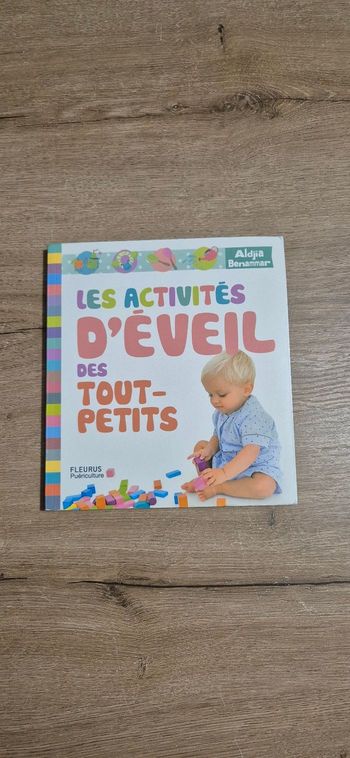 Livre Les activités d'éveil des tout-petits