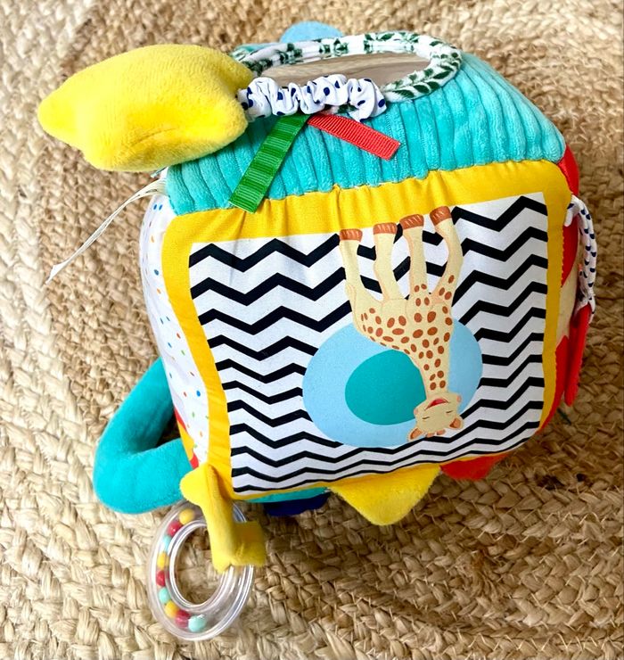 Maxi cube sensoriel Sophie la girafe - photo numéro 4