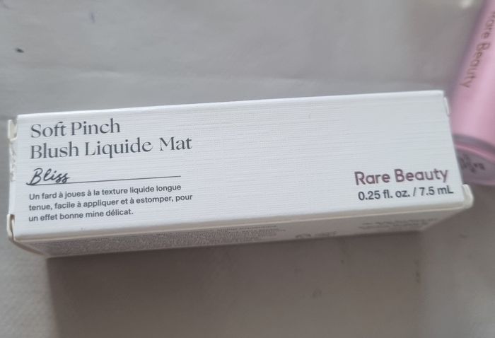 blush liquide mat rare beauty teinte bliss 7.5ml - photo numéro 2