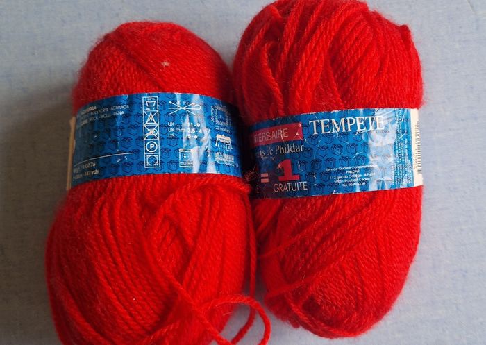 2 pelotes de laines phildar rouges - photo numéro 2
