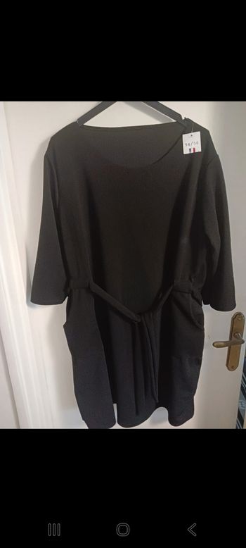super robe taille 54 - NEUF