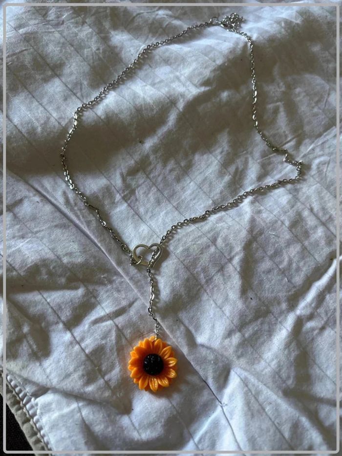 🌻🌻Chaine tournesol avec coeur neuve - photo numéro 4