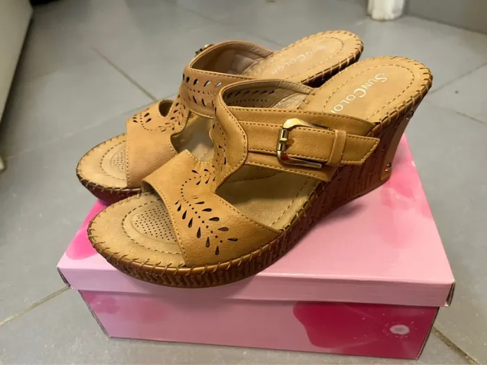 Sabots taille 38 ( petit 38)