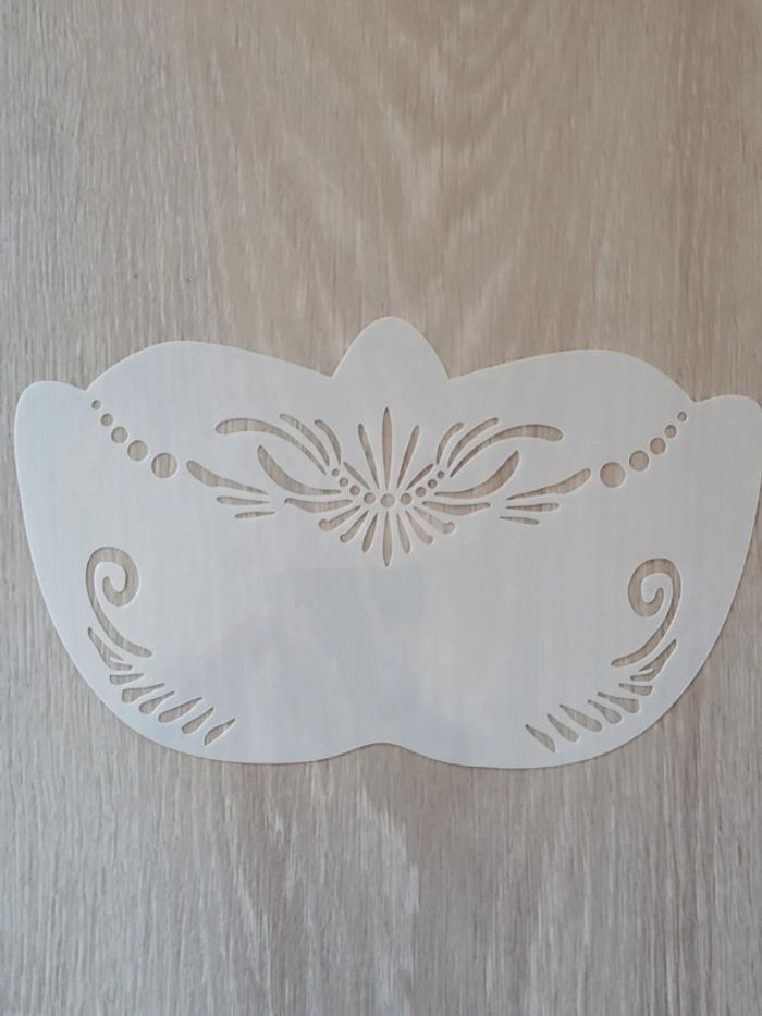 Masque pochoir enfant - photo numéro 2