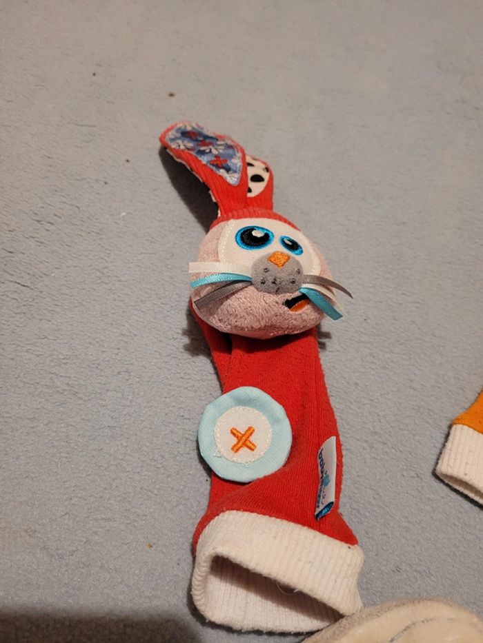 Hochet Disney et chaussettes marionnettes - photo numéro 4