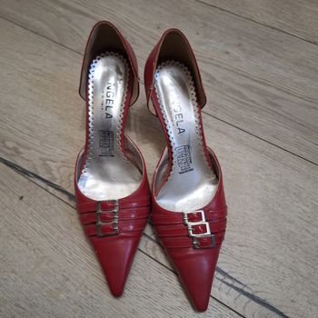 Chaussures a talons rouge pointure 37