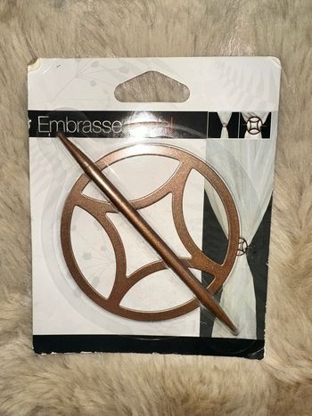 Embrasse en métal