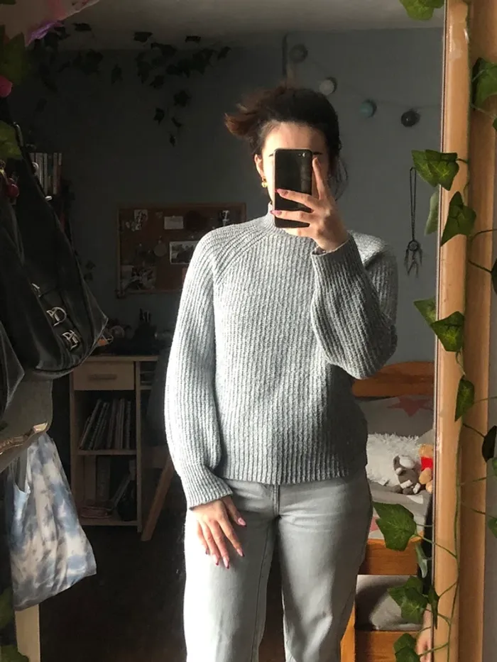 Pull gris à col montant - photo numéro 3