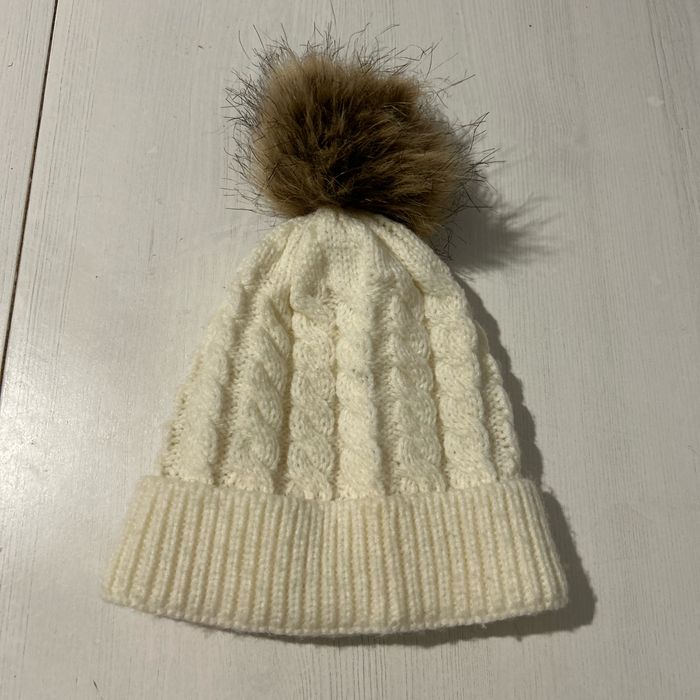 Bonnet beige pompon