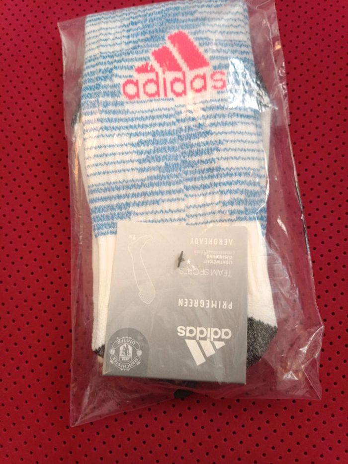 Chaussettes de foot Manchester United, Adidas Authentique Officiel taille 31/33, Neuf - photo numéro 11