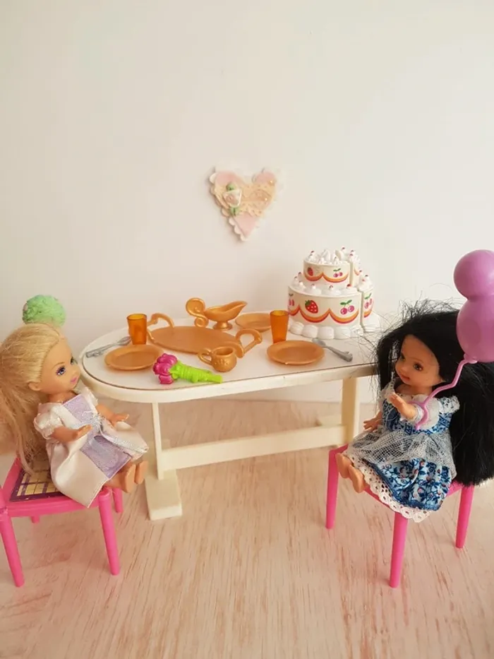 Table d'anniversaire de princesses Barbie - photo numéro 3